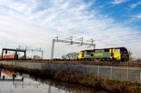 70002 4O29 1520 Trafford Park - Southampton at Ansty Canal on Tuesday 4 April 2023