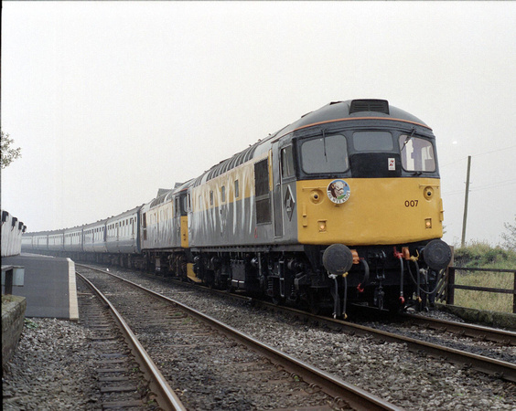 26007/26043 1Z16 0710 Hereford - Carlisle Adex at Kirkby Stephen on Saturday 12 October 1991