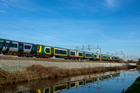 350238 1U43 1646 Euston - Crewe at Ansty Canal on Tuesday 4 April 2023