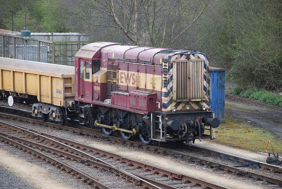 08886 at Hinksey Yard on Wednesday 30 March 2011