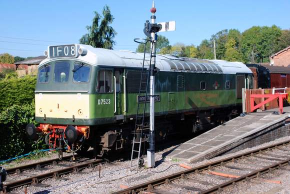 D7523 at Bishops Lydeard on Friday 5 October 2007