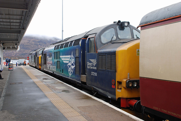37607/218 1Z69 1105 Inverness - Kyle Charter at Kyle on Saturday 4 April 2015