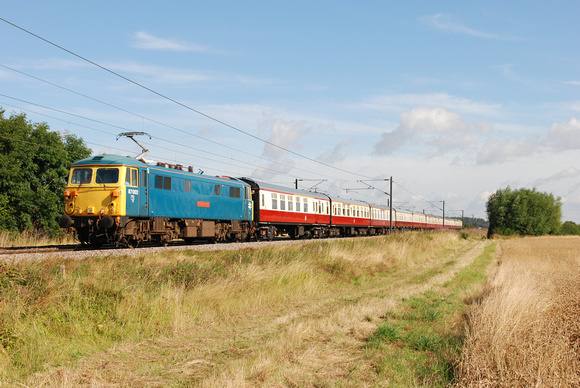 87002 1Z86 0709 Newcastle - Kings Cross Charter at Cromwell on Saturday 9 August 2014