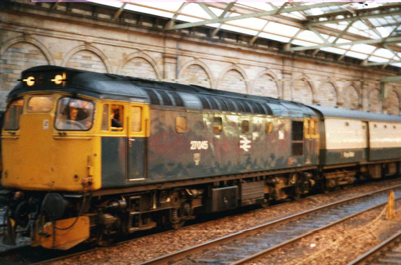 27045 at Edinburgh on Saturday 1 February 1986