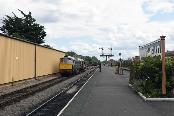 D6566 1135 Bishops Lydeard - Minehead at Minehead on Monday 5 August 2019