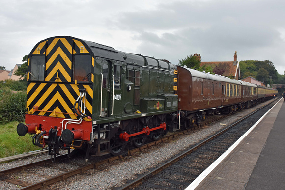 D4107 shunting stock at Bishops Lydeard on Saturday 8 October 2016
