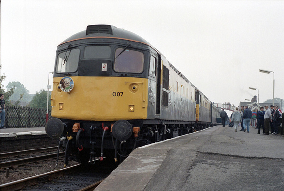 26007/26043 1Z16 0710 Hereford - Carlisle Adex at Appleby on Saturday 12 October 1991
