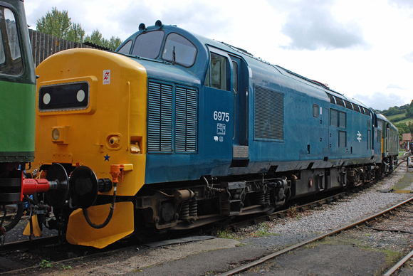 D6975 at Buckfastleigh on Saturday 30 August 2014