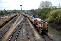 08886 at Hinksey Yard on Wednesday 30 March 2011