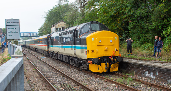37409 tnt D6817 1Z37 0840 Crewe - Cardiff Charter at Llandrindod on Saturday 7 September 2024