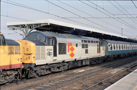 37009 1Z04 1340 Leiston - Worcester Shrub Hill Charter at Ipswich on Saturday 30 March 1991