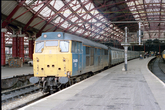 31429 1E43 1245 Liverpool Lime Street - Sheffield at Liverpool Lime Street on Saturday 9 April 1988