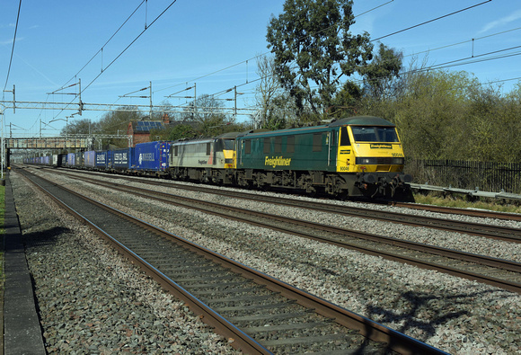 90046/90048 4M27 0525 Coatbridge - Daventry at Cathiron on Saturday 25 March 2017