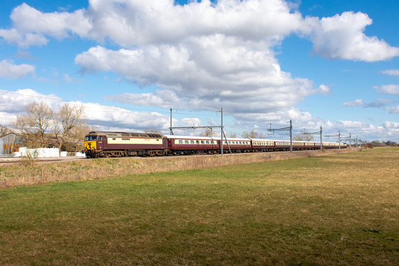 57313 (57601) 1Z27 1112 Paddington - Cardiff Charter at Shrivenham on Saturday 15 March 2025