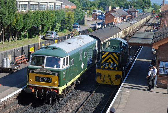 D7017 1655 Bishops Lydeard - Minehead and D9526 at Bishops Lydeard on Sunday 7 June 2015