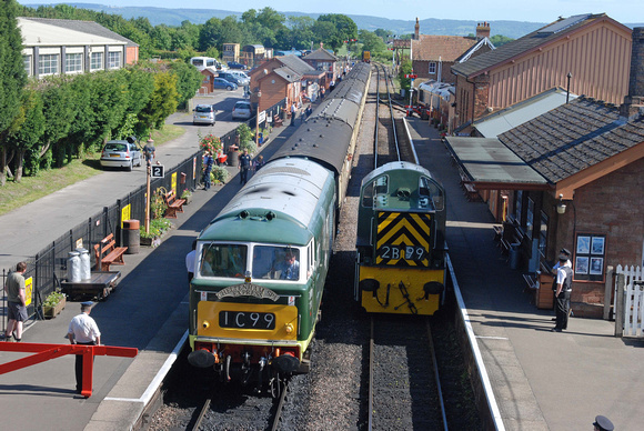 D7017 1655 Bishops Lydeard - Minehead and D9526 at Bishops Lydeard on Sunday 7 June 2015