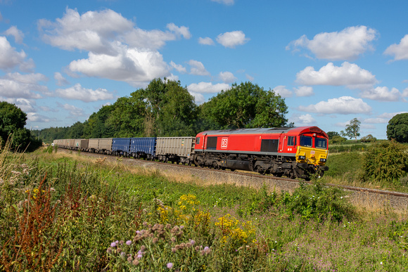 66115 6Z25 0915 Westbury - Cricklewood at Wootton Rivers on Friday 5 August 2022