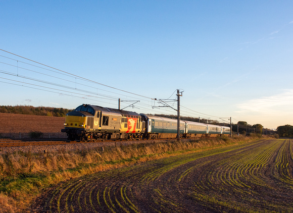 37611 5E17 1130 Yarmouth - Keighley at Eaton Lane, Retford on Friday 4 November 2022