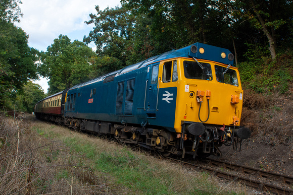 50035 1057 Highley - Kidderminster at Northwood Lane, Bewdley on Sunday 2 October 2022