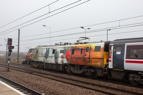 91111 on rear 1A13 0656 Skipton - Kings Cross at Peterborough on Thursday 22 December 2022
