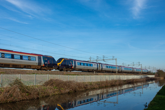 221117 1D91 1702 Euston - Holyhead at Ansty Canal on Tuesday 4 April 2023