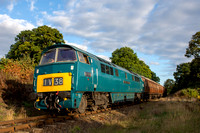 D1015 leading 1640 Kidderminster - Bridgnorth at Safari Park Curve, Bewdley on Sunday 2 October 2022