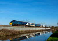 390039 1H31 1613 Euston - Manchester Piccadilly at Ansty Canal on Tuesday 4 April 2023