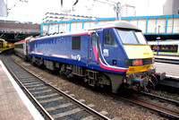 90024 on rear 1Bxx 0850 Birmingham New Street - Euston at Birmingham New Street on Tuesday 19 January 2010