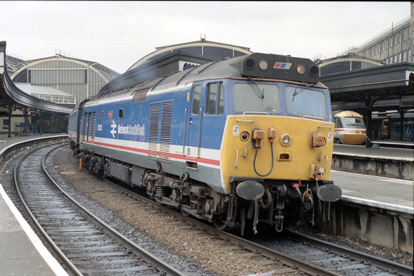 50023 1F18 1215 Paddington - Oxford at Paddington on Wednesday 21 March 1990
