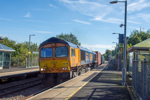 66748 4M32 0524 Southampton - Hams Hall at Warwick Parkway on Friday 4 October 2024