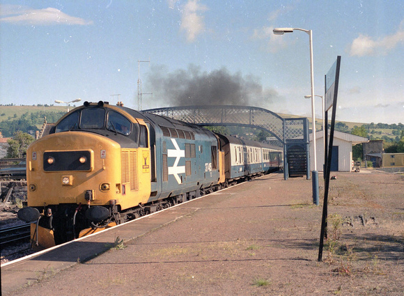 37415 2H80 0710 Kyle - Inverness at Dingwall on Friday 29 July 1988