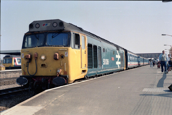 50036 1F34 1515 Paddington - Oxford at Oxford on Saturday 28 April 1990