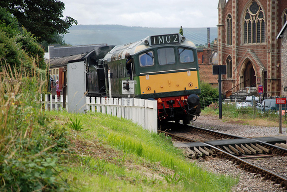 D7523/5553 1230 Minehead - Bishops Lydeard at Watchet on Wednesday 16 July 2008