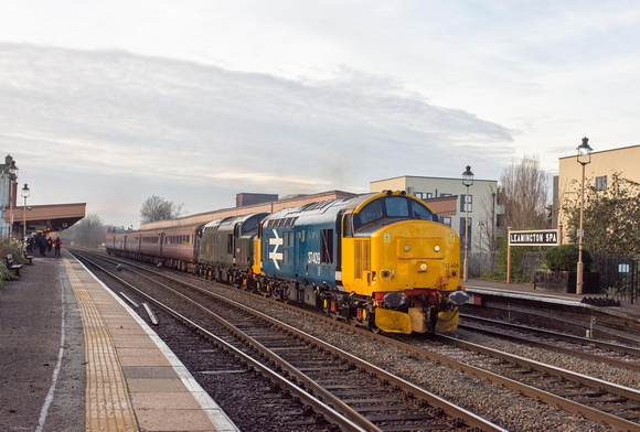 37409 (D6817) 3Z42 1009 Crewe - Eastleigh at Leamington on Wednesday 6 December 2023