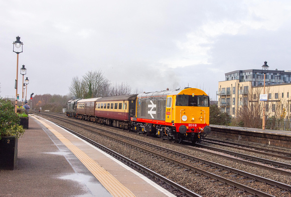 20118 tnt D6851 5Z20 1007 Crewe - Eastleigh at Leamington on Tuesday 12 December 2023