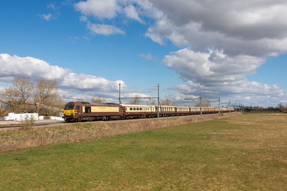 67021 (67024) 1Z47 0952 Victoria - Cardiff Charter at Shrivenham on Saturday 15 March 2025
