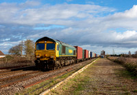 66507 4M87 0946 Felixstowe - Crewe at Turves on Saturday 3 February 2024