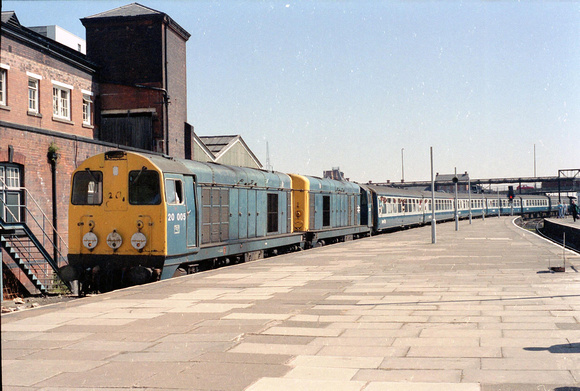 20005/20048 1E48 1015 Skegness - Sheffield at Nottingham on Saturday 6 August 1988