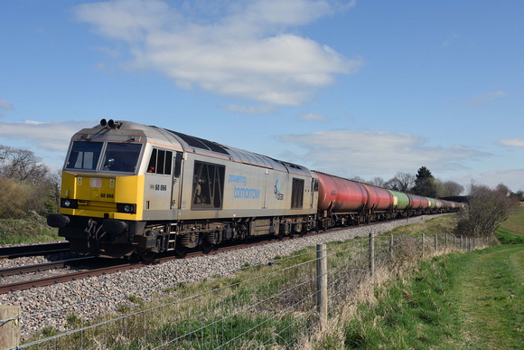 60066 6B13 0421 Westerleigh - Robeston at Gossington on Friday 2 April 2021