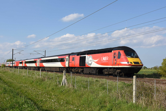 43318 leading 1E19 1147 Aberdeen - Kings Cross at Cromwell on Sunday 12 May 2019