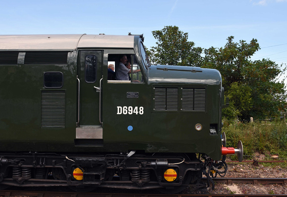 D6948 1253 Minehead - Bishops Lydeard at Blue Anchor on Saturday 22 June 2019