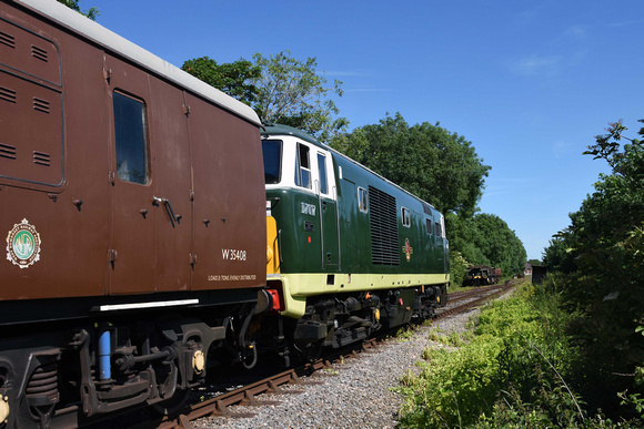 D7017 1549 Minehead - Bishops Lydeard at Dunster West on Saturday 22 June 2019