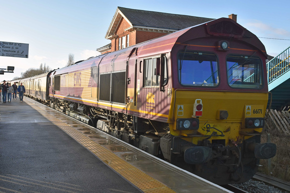 66171 on rear 1Z25 0452 Trowbridge - Roxby Gullet Charter at Barnetby on Saturday 14 December 2019