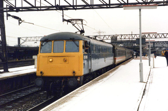 85006 1S39 0834 Poole - Glasgow Central at Stafford on Saturday 10 January 1987