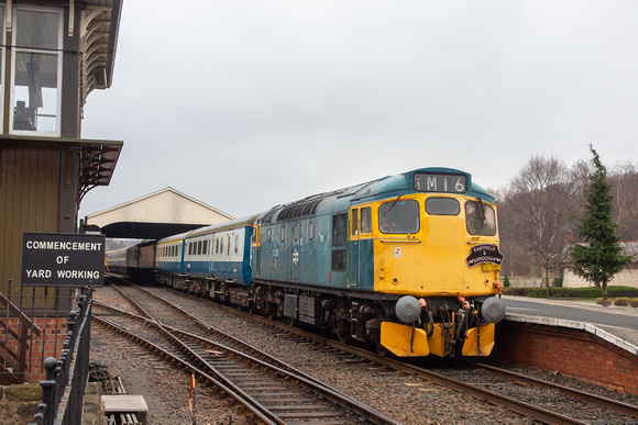 27001 leading 1Z36 1015 Bo'ness - Edinburgh Charter at Bo'ness on Friday 8 March 2024