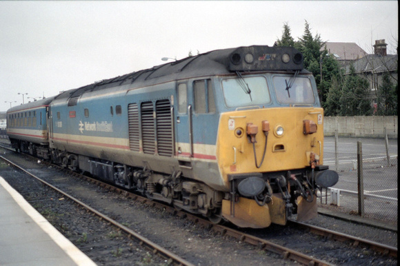 50018 with Mk2 5475 at Salisbury on Saturday 23 February 1991