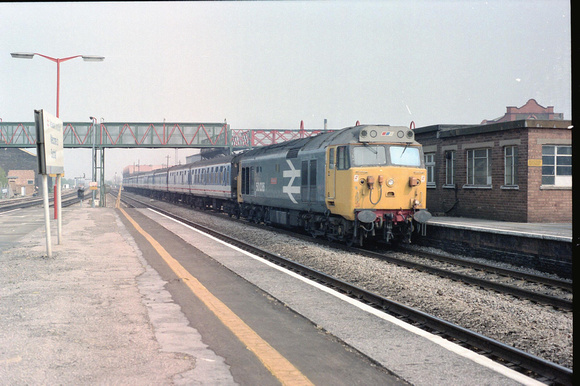 50036 1Fxx 1440 Paddington - Newbury at Southall on Saturday 21 April 1990