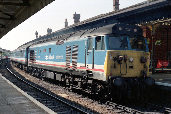 50027 1L18 1513 Salisbury - Waterloo at Salisbury on Wednesday 25 July 1990
