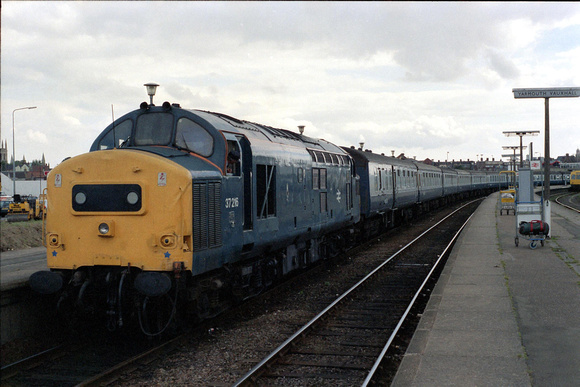 37216 at Yarmouth in 1988