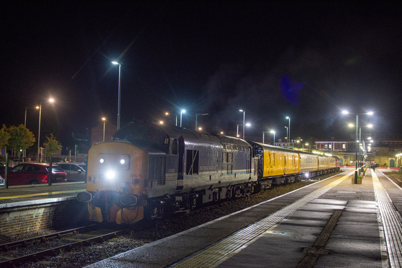 37425 leading 1Q98 1421 Cambridge - Cambridge at Lowestoft on Thursday 10 October 2024